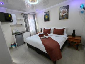 Essential Lodge23